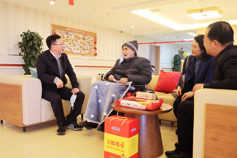 1642427526561909.jpg 劉金榮慰問老領導趙中仁3.JPG